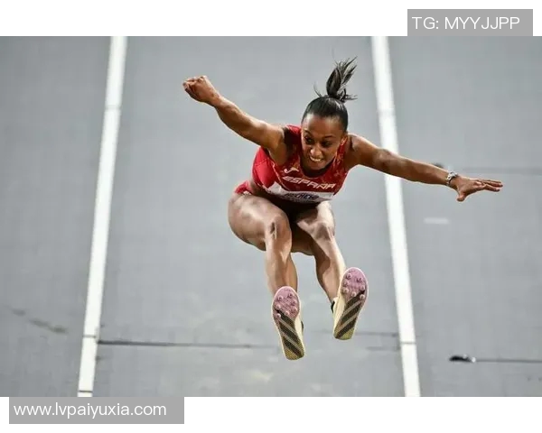三级跳远赛事精彩回顾选手表现与成绩分析全面解读